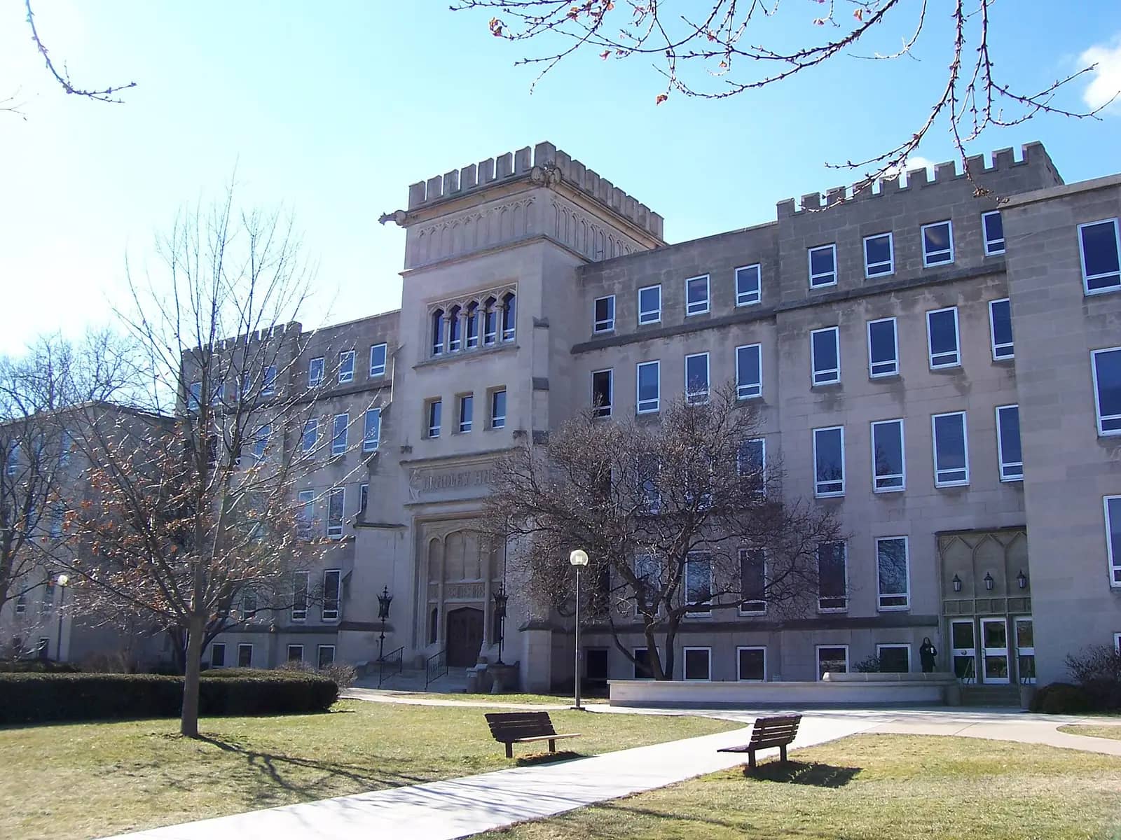 Bradley University campus — Bradley University 's Bradley Hall, taken 2006-02-08.
