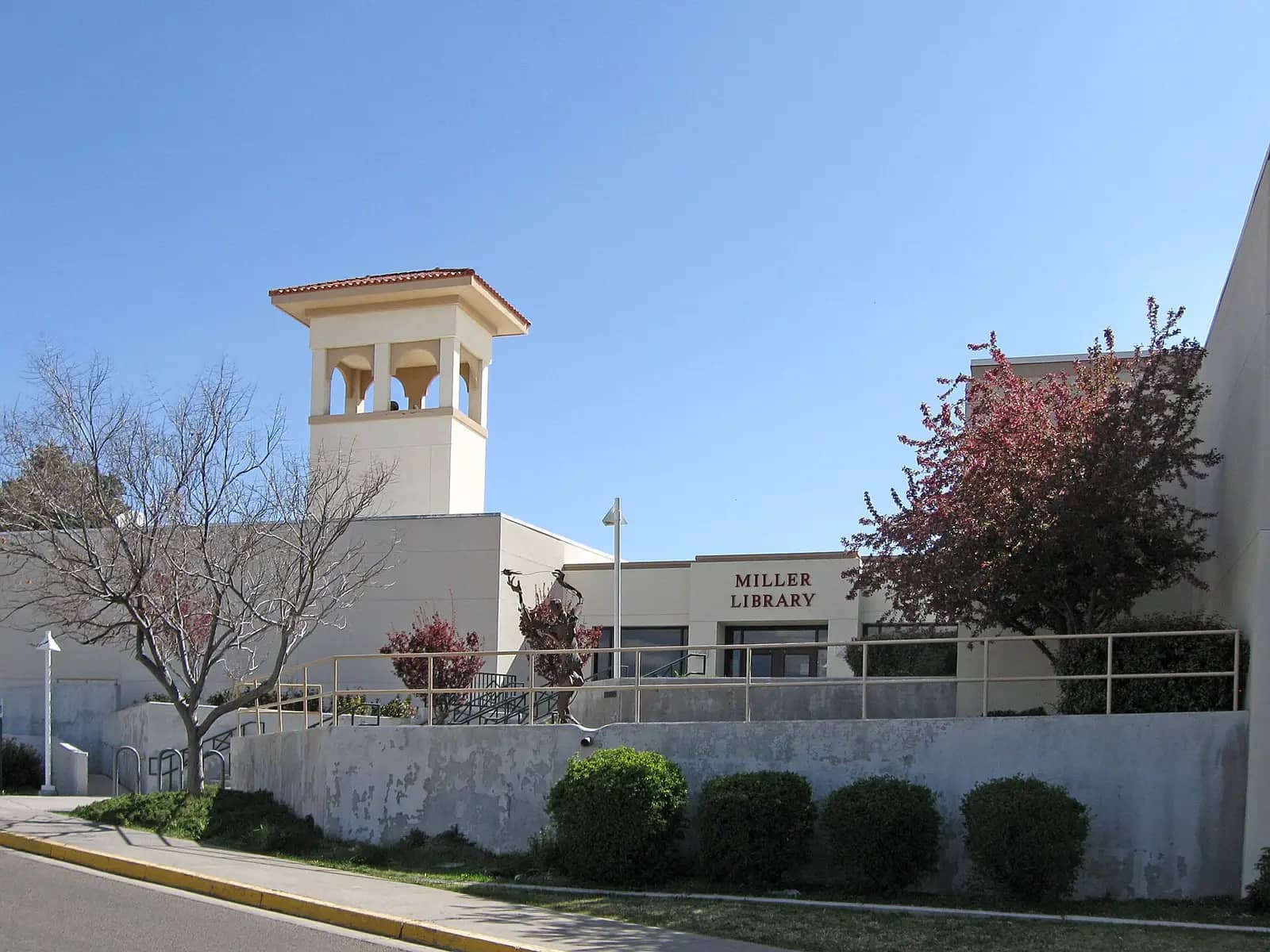 Western New Mexico University campus — J. Cloyd Miller Library at Western New Mexico University in Silver City, New Mexico.